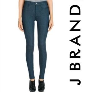 J BRAND Jeans Super Skinny Womens 26
Serpentine Medium Wash $199